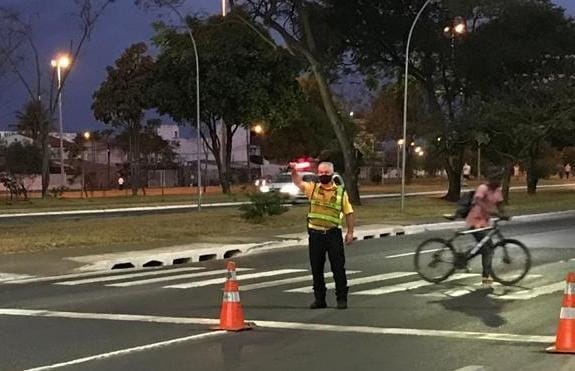 Agentes de trânsito do DF trabalharão 24 horas por dia para garantir a segurança no Carnaval