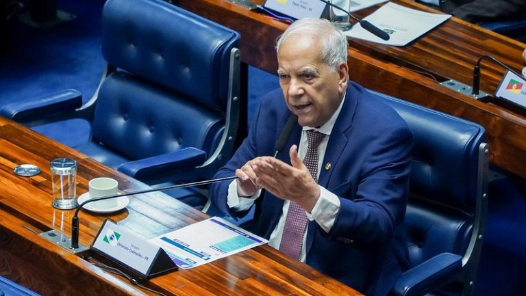 Aprovado parecer de Oriovisto que preserva liberdade de imprensa