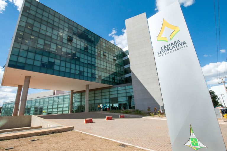 Caso de possível espionagem na CLDF acende alerta sobre riscos de monitoramento digital e segurança da informação